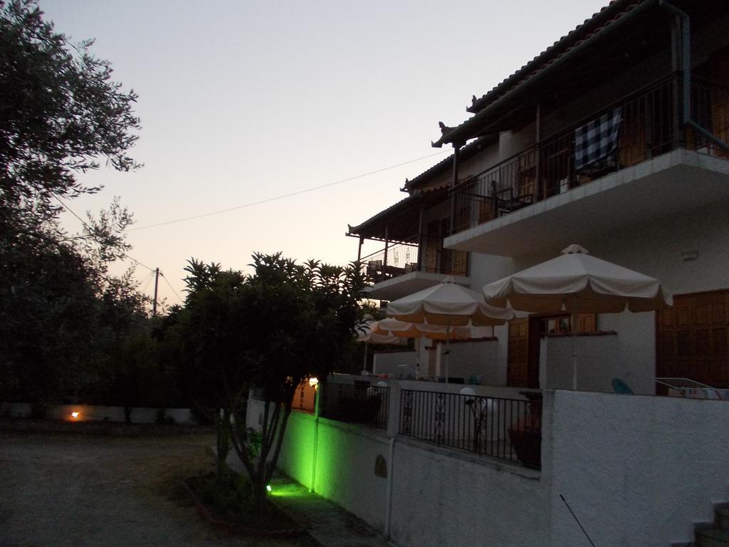 Philippos Apartments Afissos Eksteriør billede